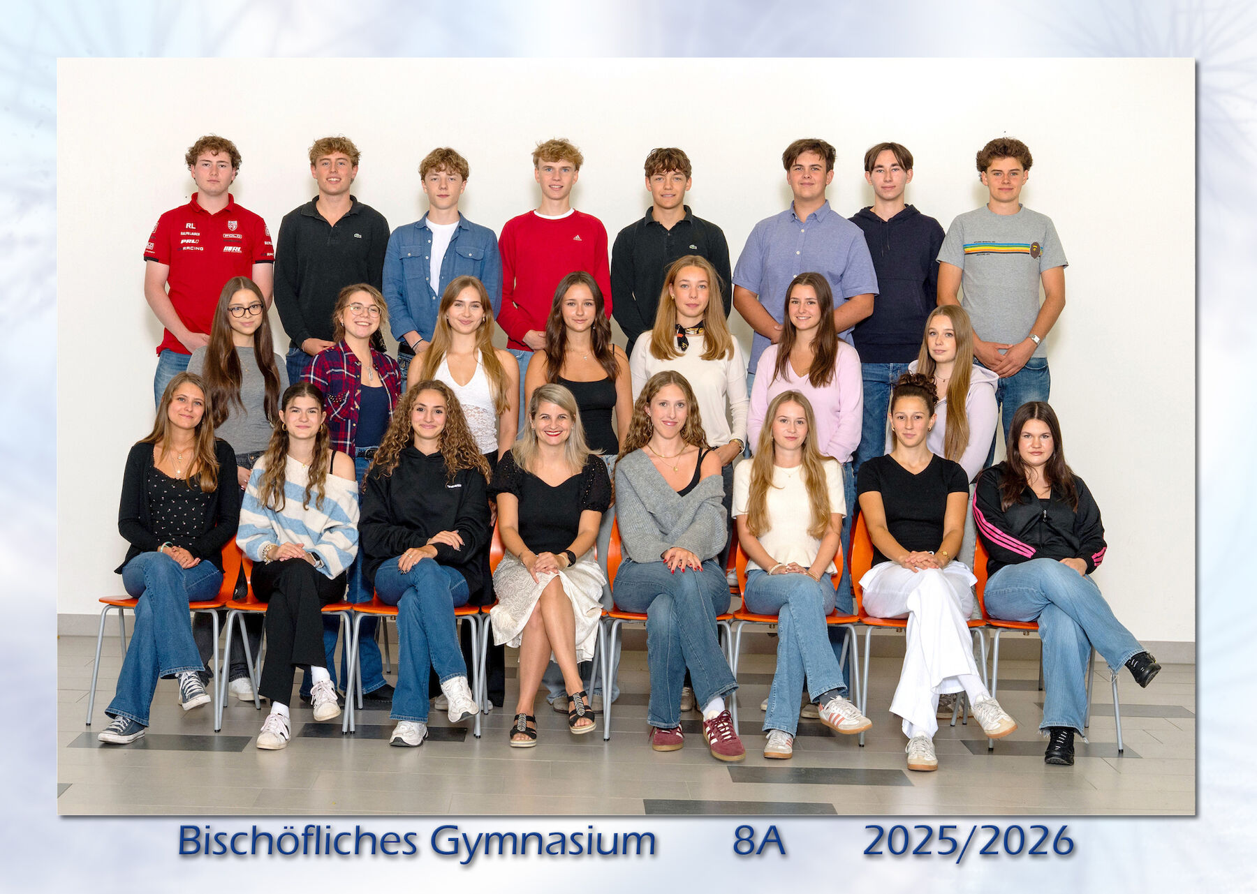 Klassenfoto von 24 Schülern und einem Lehrer, 8A, 2024/2025.