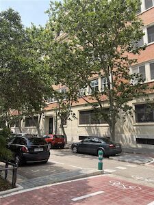 Straße in Valencia mit Häuserfront
