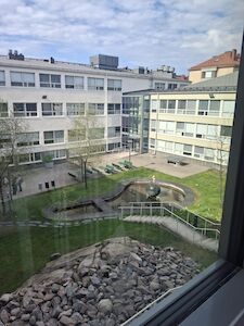Innenhof der Partnerschule in Helsinki
